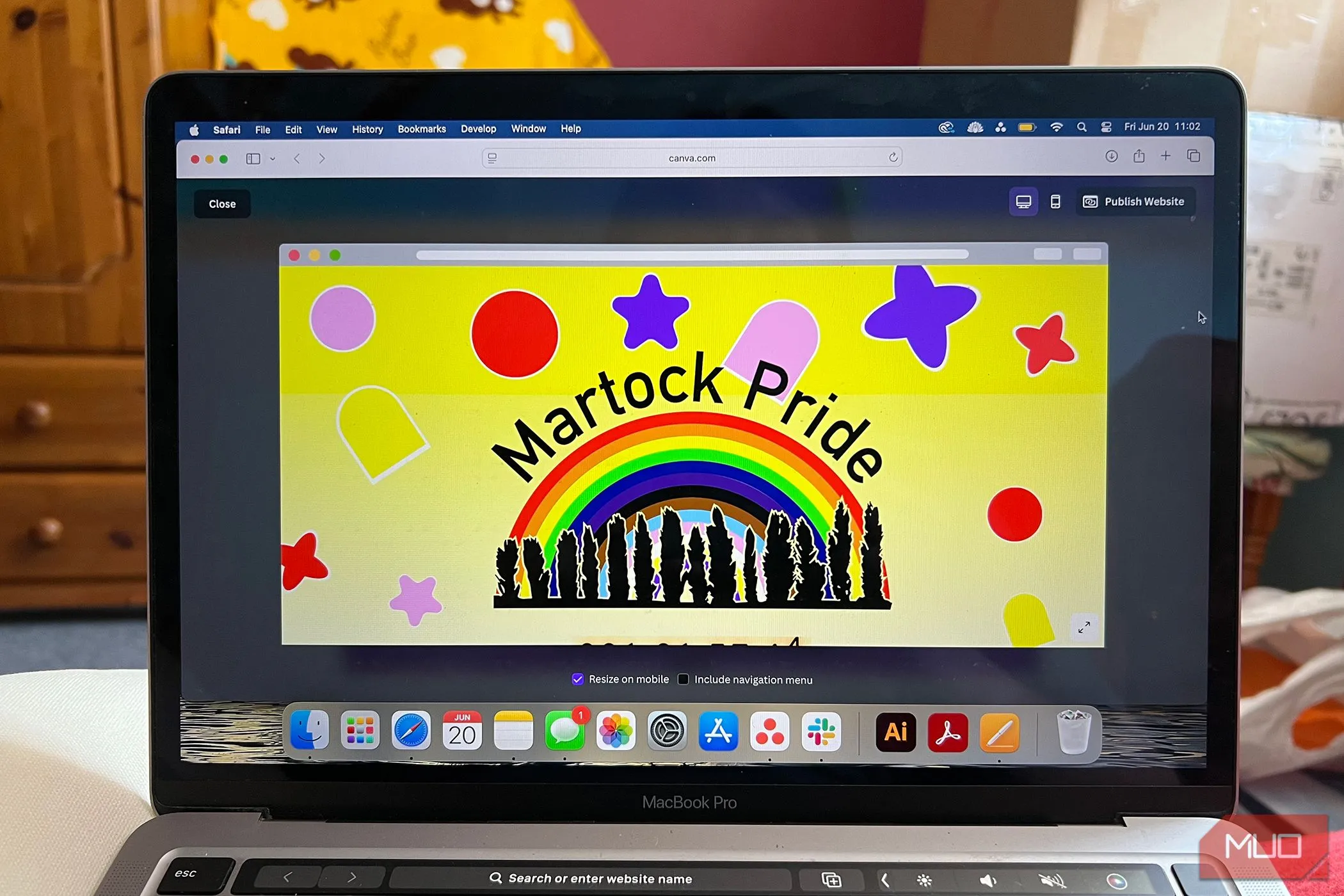 Giao diện website mẫu Martock Pride trên Canva, minh họa khả năng thiết kế web của Canva.
