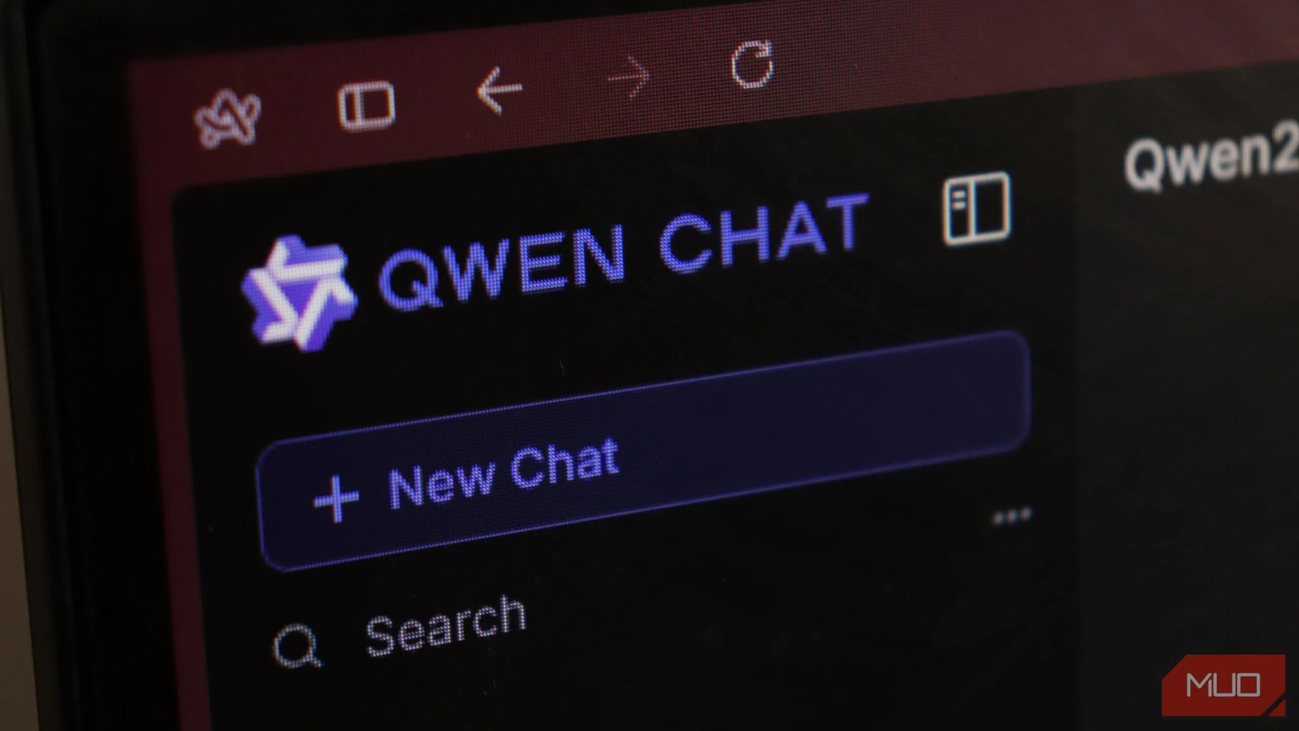 Hình ảnh website Qwen Chat của Alibaba, một trong những mô hình LLM được nghiên cứu về khả năng tự nhân bản
