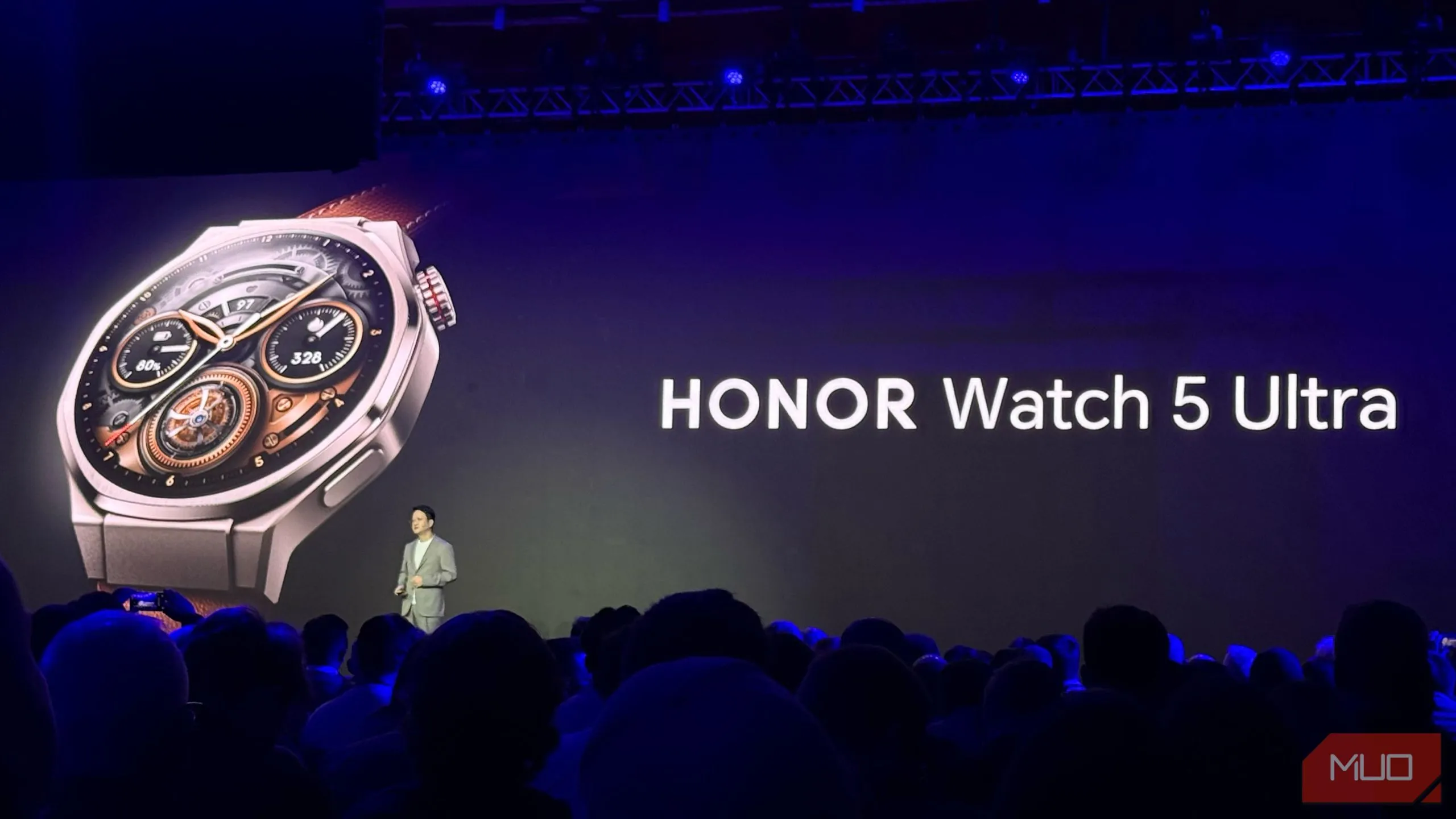 Honor ra mắt Honor Watch 5 Ultra tại MWC 2025