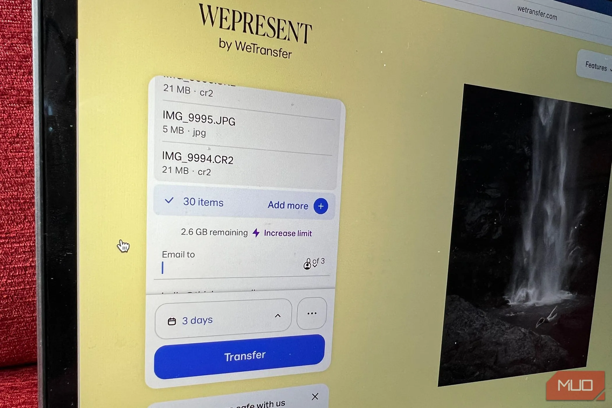 Hộp thoại hiển thị giới hạn dung lượng 3GB của WeTransfer cho phiên bản miễn phí.