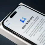 iPhone 14 Pro hiển thị màn hình cài đặt quyền riêng tư, minh họa khả năng bảo mật của iOS
