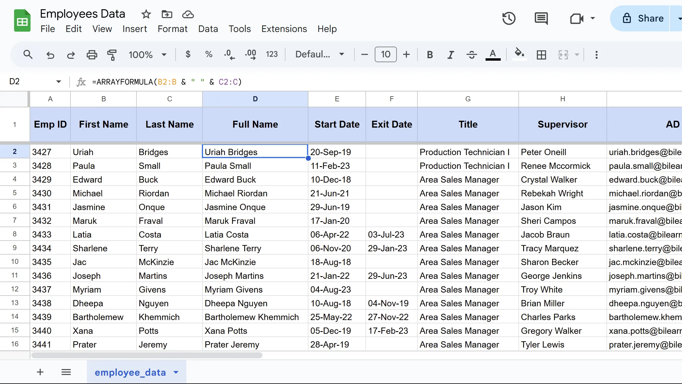 Kết quả hàm ARRAYFORMULA trong Google Sheets minh họa việc ghép nối tên và họ từ cột B và C cho toàn bộ dải ô.