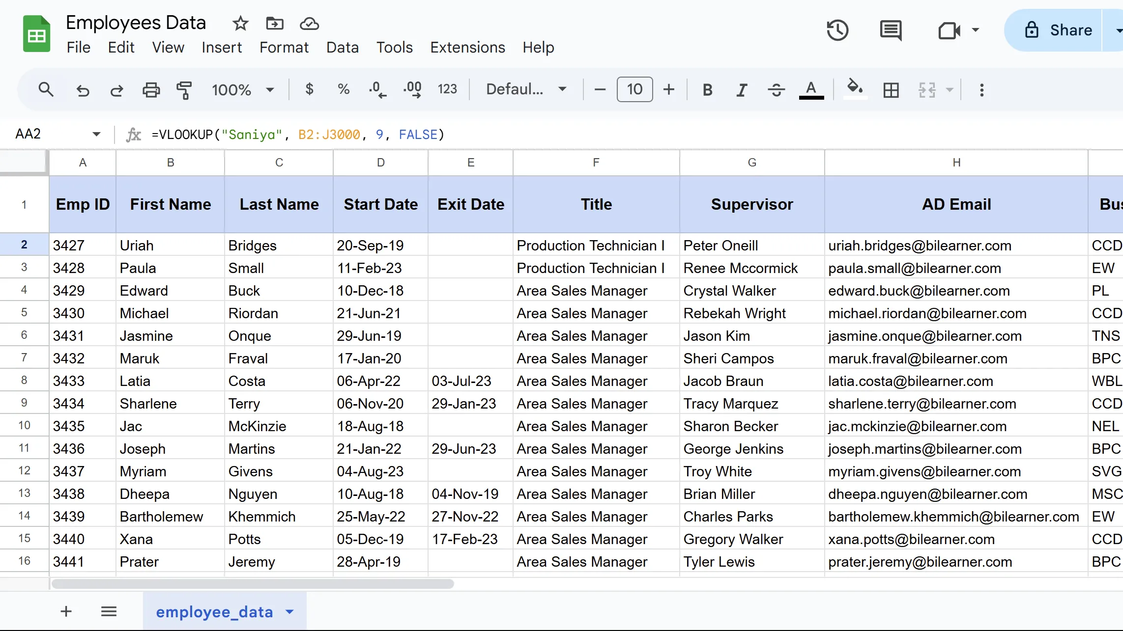 Kết quả hàm VLOOKUP trong Google Sheets minh họa tìm kiếm thông tin nhân viên "Saniya" từ cột B và trả về dữ liệu từ cột thứ 9.