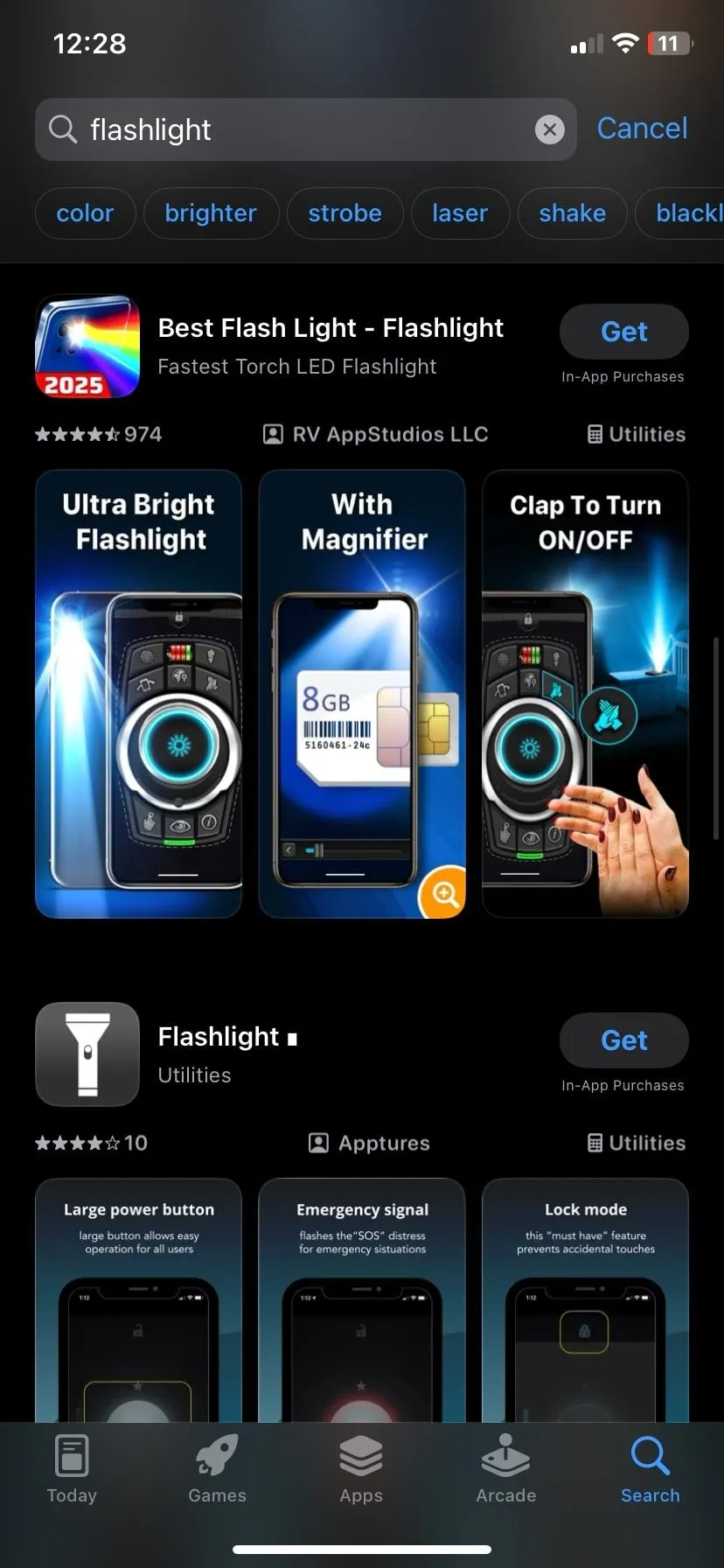 kết quả tìm kiếm ứng dụng đèn pin trên App Store với nhiều lựa chọn không cần thiết