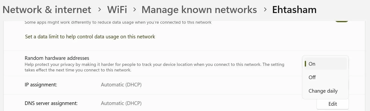 Kích hoạt địa chỉ phần cứng ngẫu nhiên (MAC Address Randomization) cho từng mạng Wi-Fi riêng biệt trên Windows.