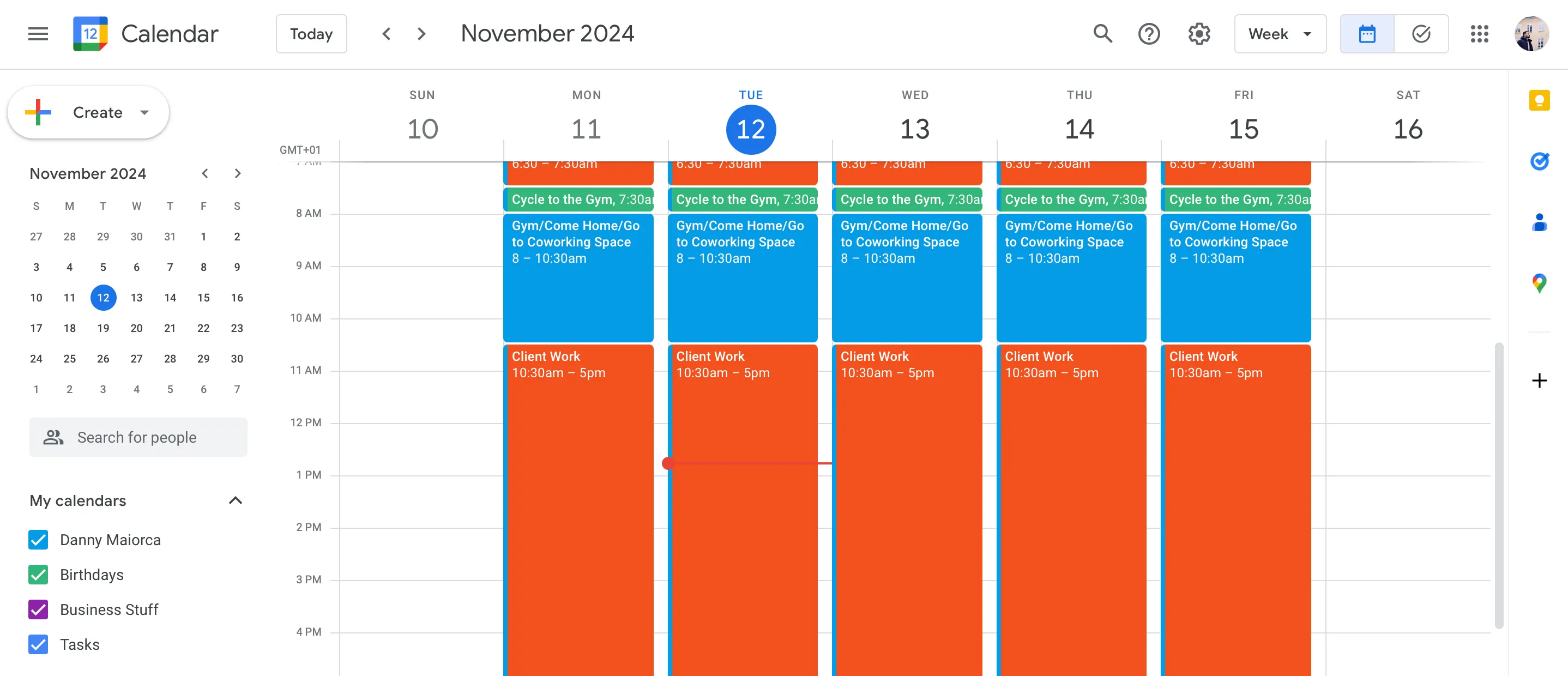 Lịch Google Calendar minh họa cách chia khối thời gian (time blocking) cố định cho các công việc, tiềm ẩn rủi ro chi phí chuyển đổi cao.