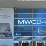 Lối vào triển lãm MWC 2024 tại Barcelona với biển hiệu lớn