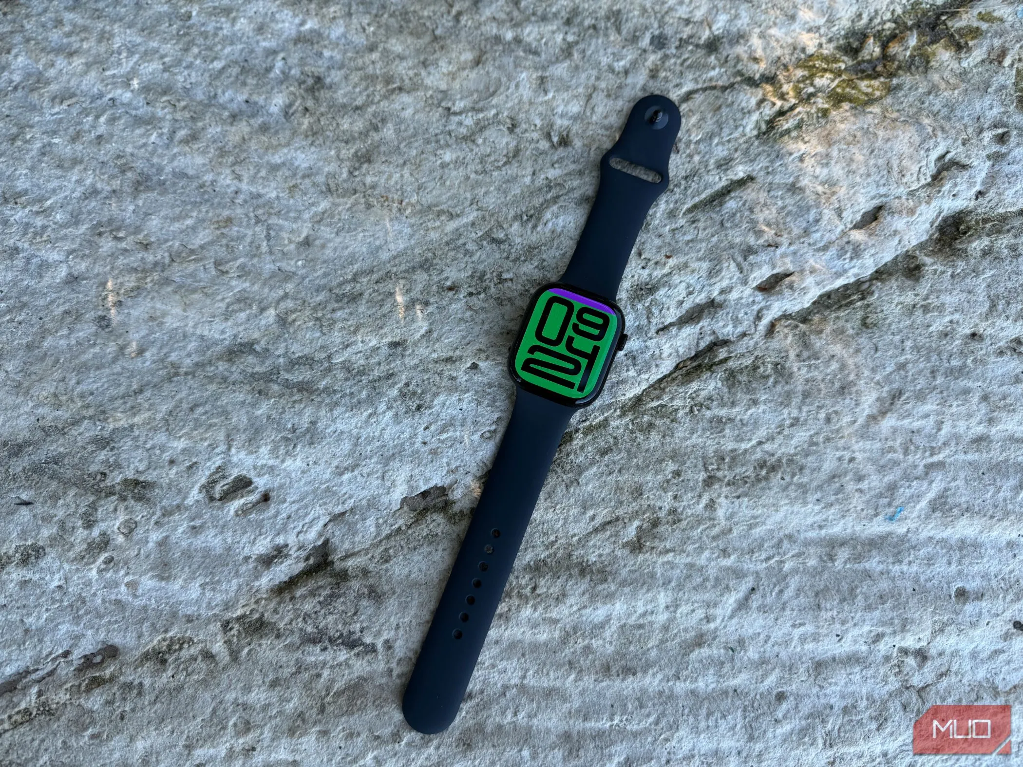 Màn hình Apple Watch Series 10 hiển thị giao diện Flux