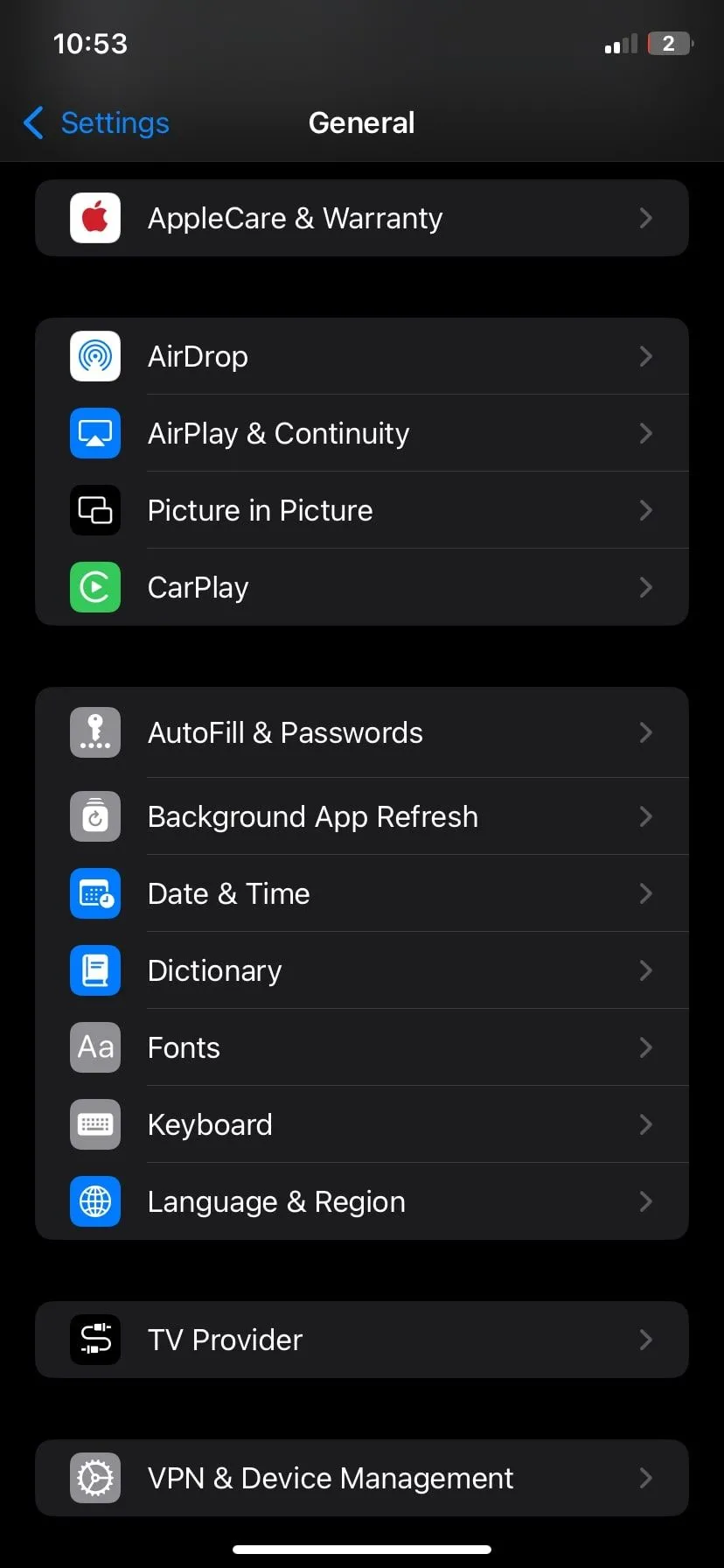 Màn hình cài đặt chung trên iPhone, nơi truy cập phần bàn phím để thiết lập phím tắt