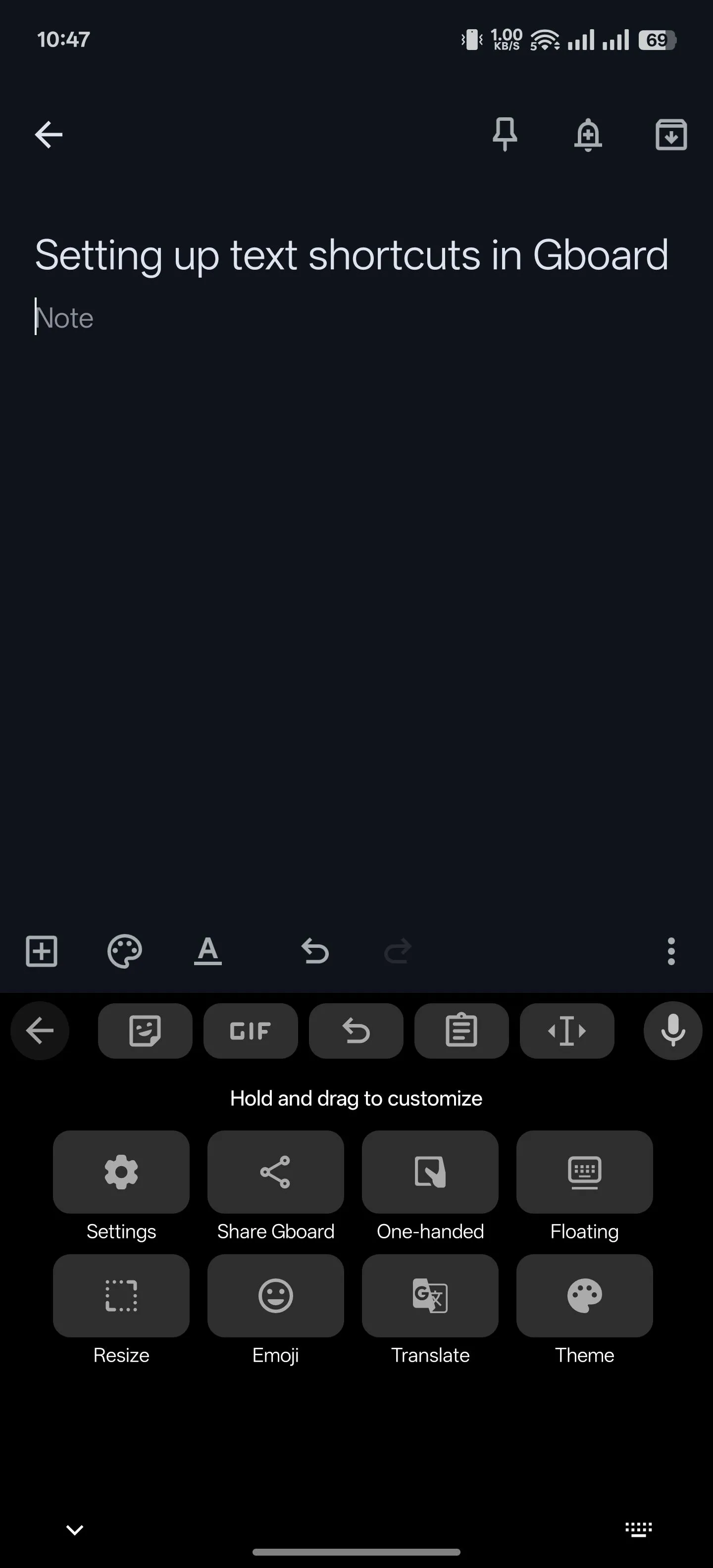 Màn hình cài đặt Gboard trên điện thoại Android, minh họa cách truy cập để tùy chỉnh các tính năng.
