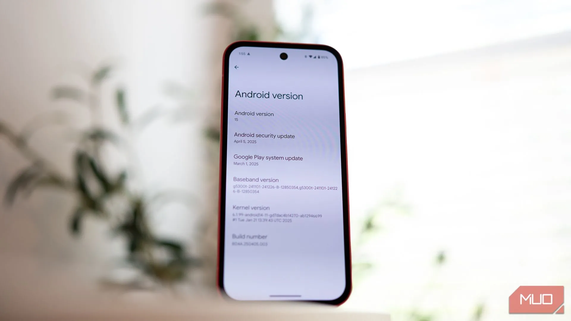 Màn hình cài đặt phiên bản Android 15 trên Google Pixel 9a, thể hiện cam kết cập nhật lâu dài