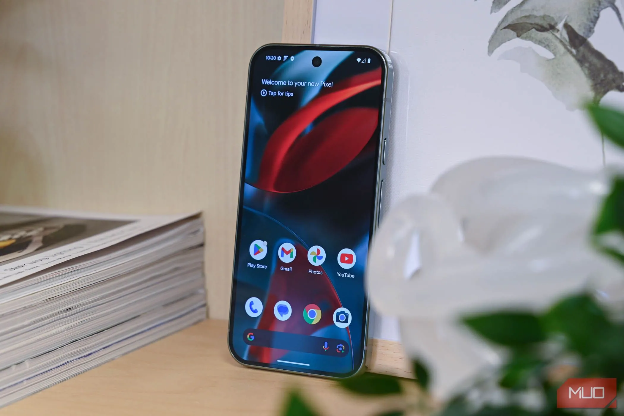 Màn hình chính của điện thoại Google Pixel 9 Pro với giao diện mặc định