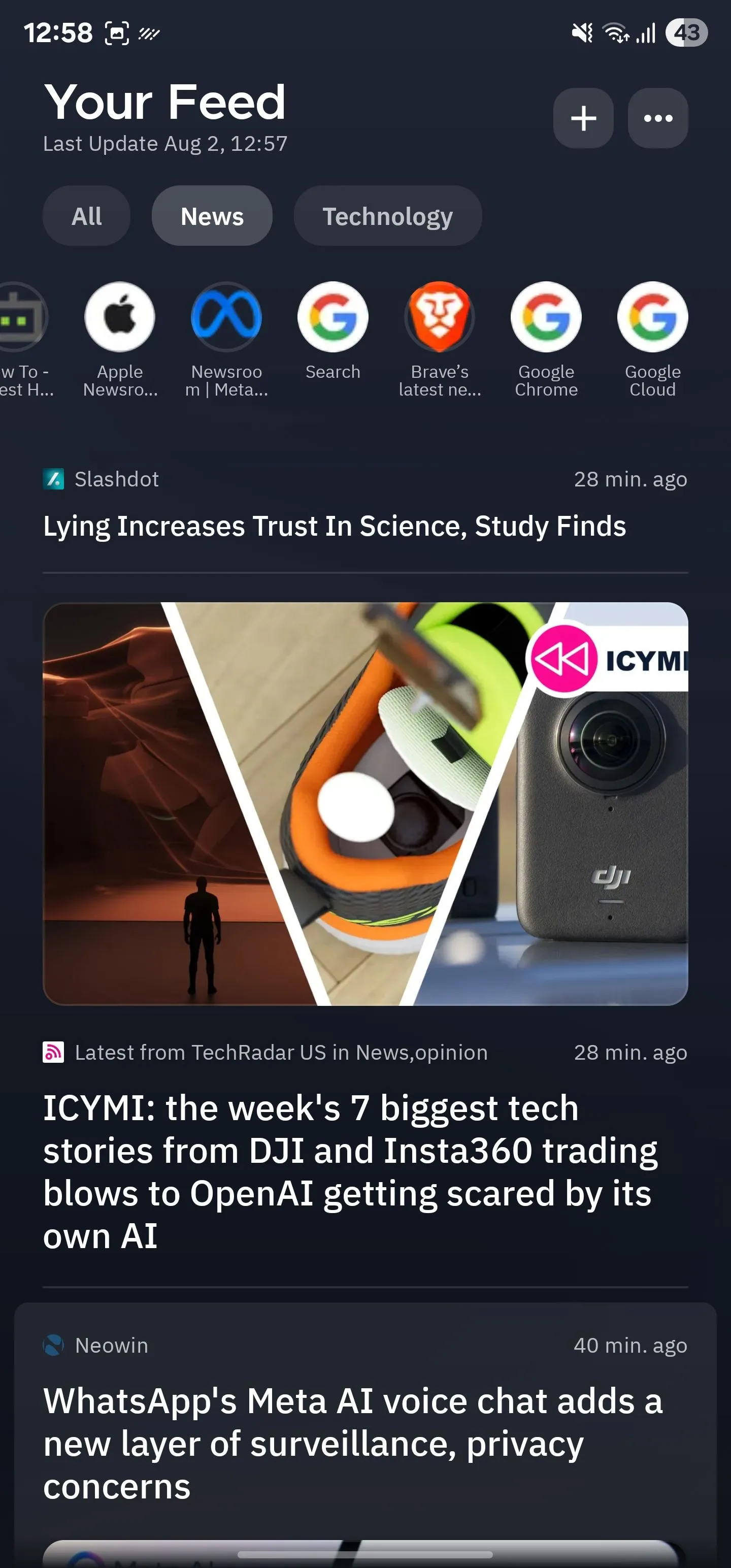 Màn hình chính của Smart Launcher hiển tỏ trang &quot;Your Feed&quot; với các tin tức được cá nhân hóa