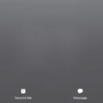 Màn hình điện thoại iPhone hiển thị cuộc gọi đến với thông báo "No Caller ID" hoặc "Số riêng tư", minh họa tính năng ẩn số gọi đến.
