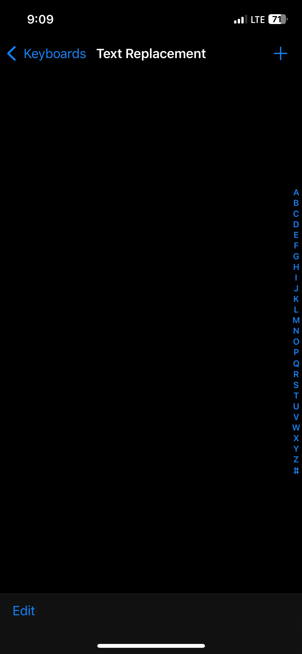 Màn hình Thay thế Văn bản (Text Replacement) trong cài đặt bàn phím iPhone.