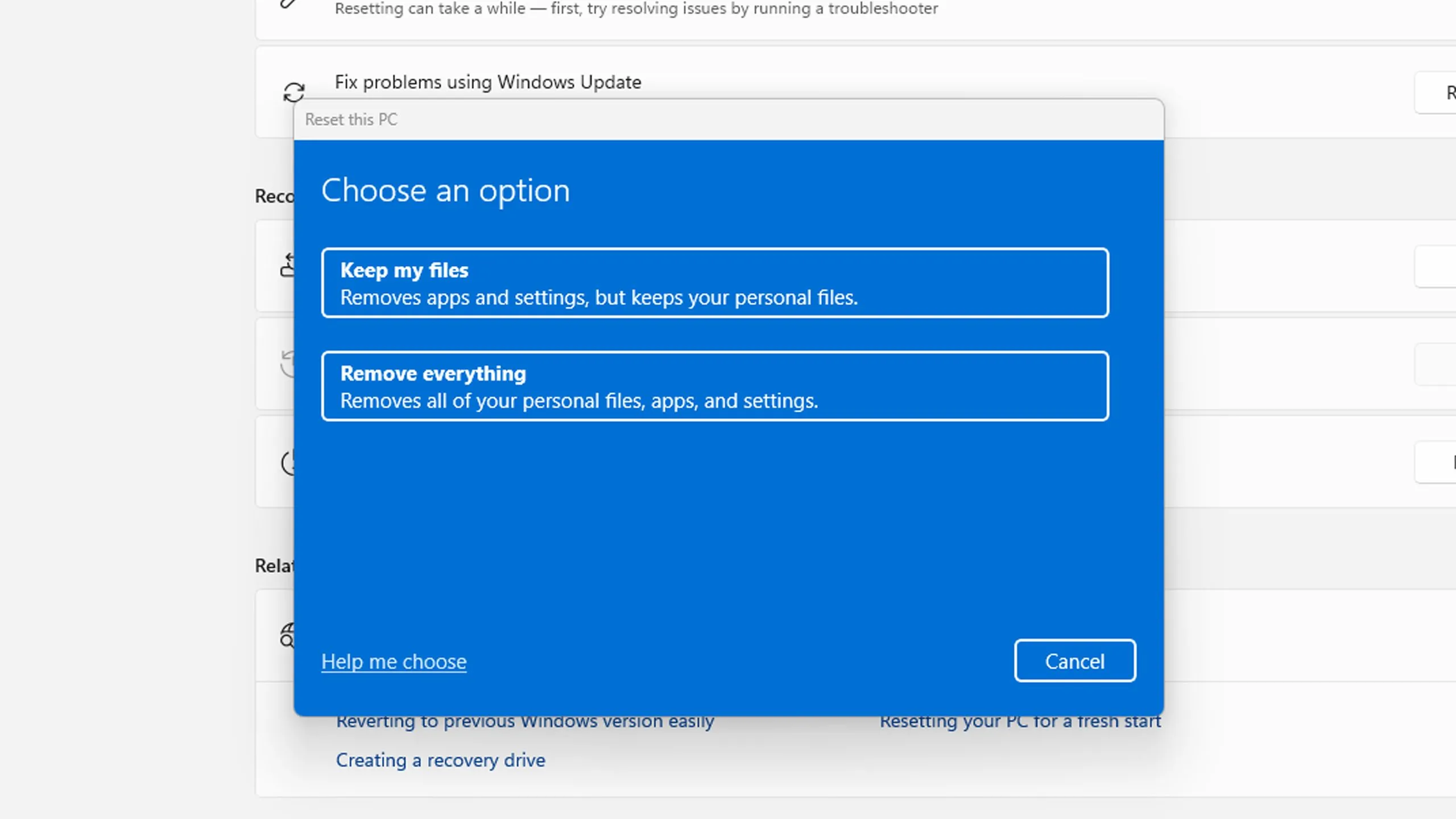 Màn hình tùy chọn Khôi phục cài đặt gốc (Reset this PC) trên Windows 11, hiển thị các lựa chọn giữ lại hoặc xóa bỏ mọi thứ