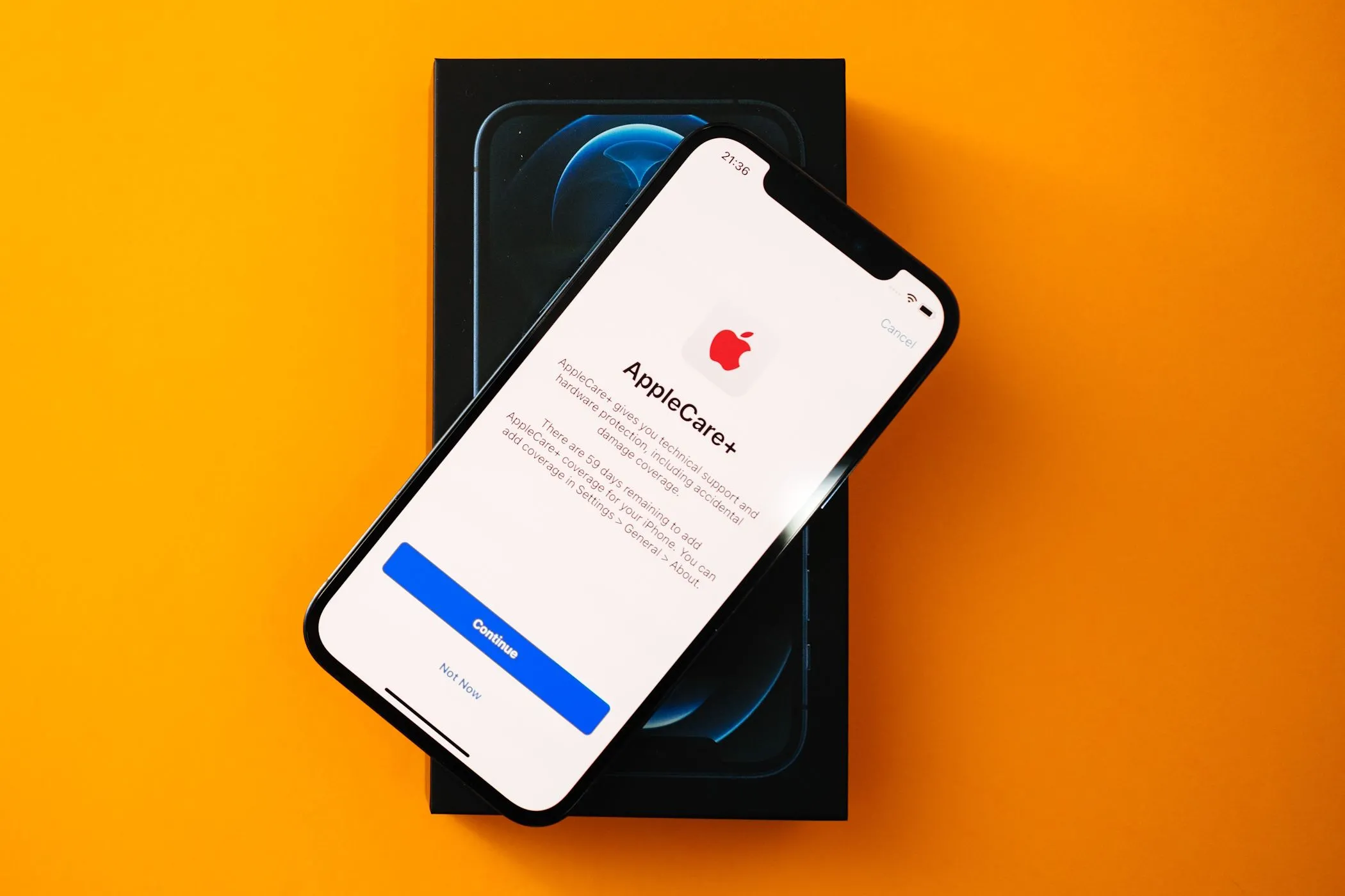 Màn hình ứng dụng Cài đặt hiển thị gói AppleCare+ trên iPhone, minh họa cách kiểm tra và quản lý bảo hành thiết bị Apple