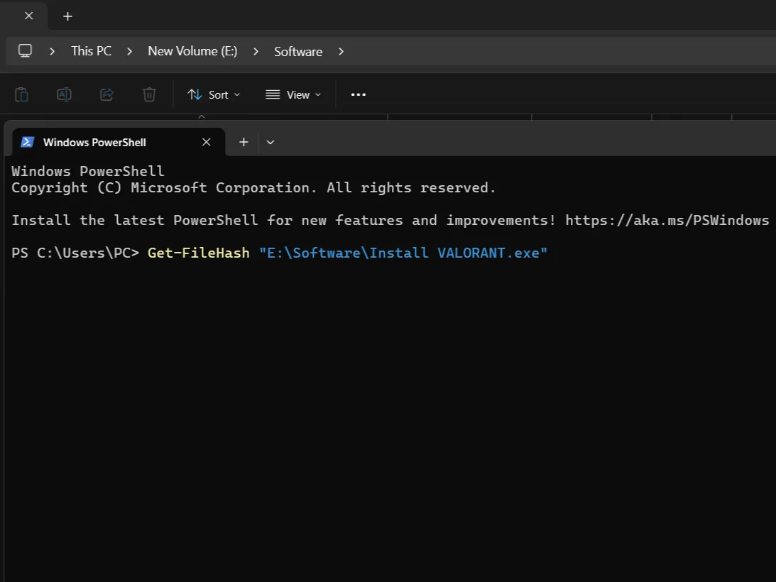 Màn hình Windows PowerShell với lệnh 'Get-FileHash', hướng dẫn cách tạo hàm băm (hash) của một tệp để kiểm tra tính toàn vẹn.