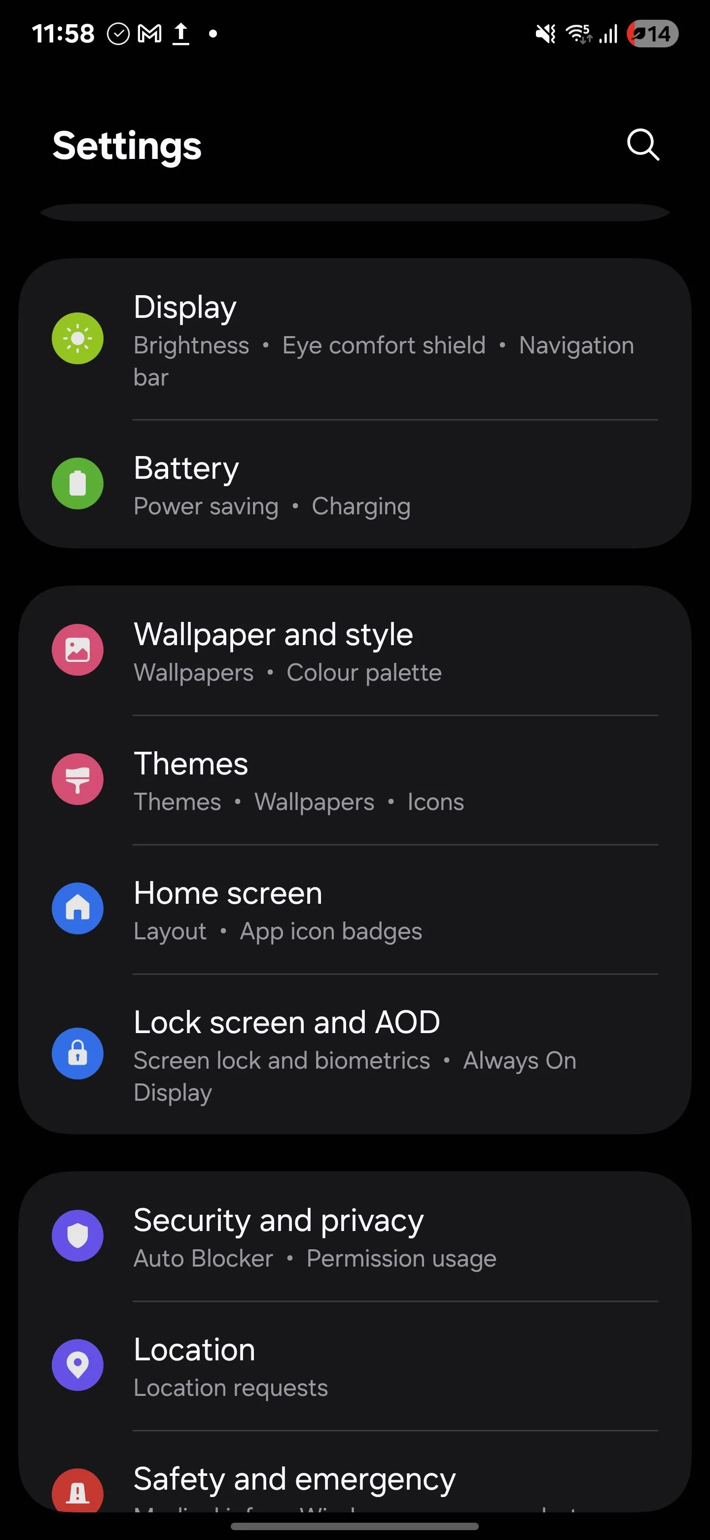 Menu Cài đặt (Settings) trên Samsung S25 Ultra, hiển thị các tùy chọn quản lý pin và giới hạn sử dụng nền