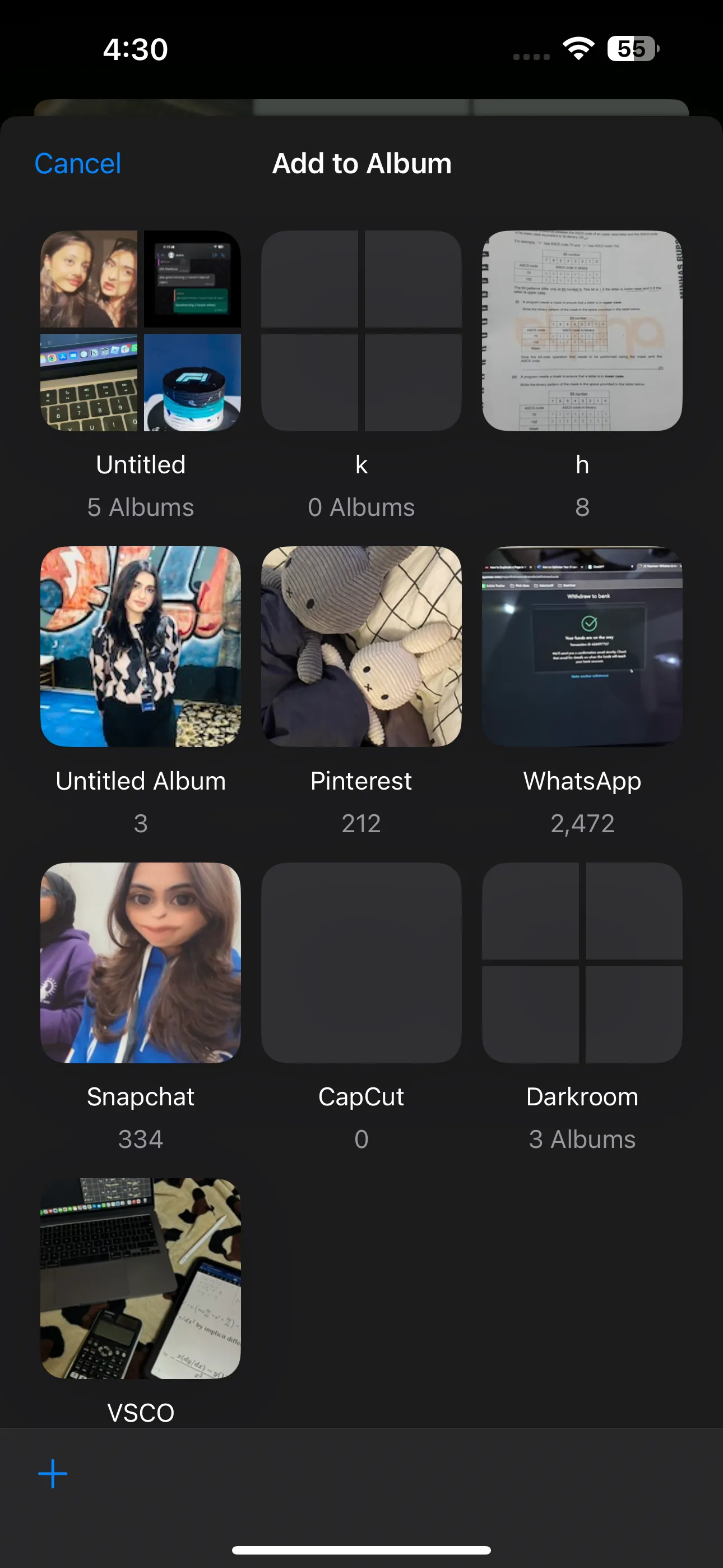 Menu &quot;Thêm vào Album&quot; trong ứng dụng Ảnh iPhone, cho phép chọn album đích để di chuyển các ảnh đã chọn