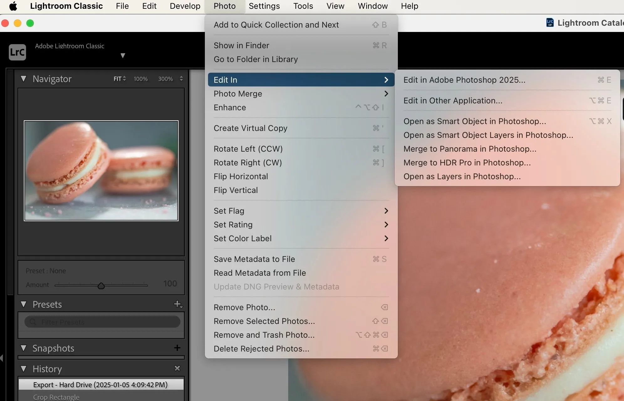 Minh họa quy trình tích hợp liền mạch giữa Adobe Lightroom và Photoshop, cho phép chỉnh sửa ảnh chuyên sâu và thiết kế đồ họa