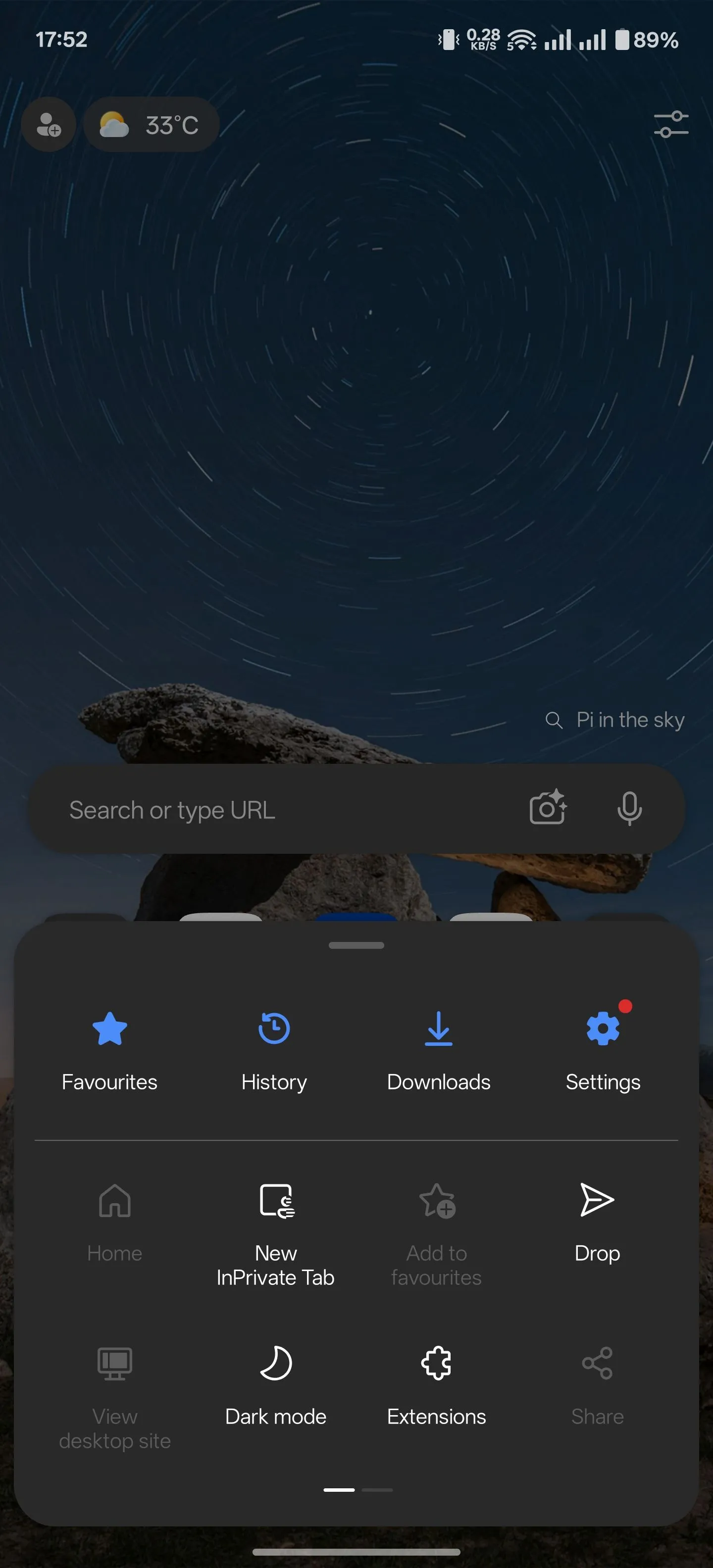 Mở Menu Hamburger và chọn Tiện ích mở rộng trong Microsoft Edge Android