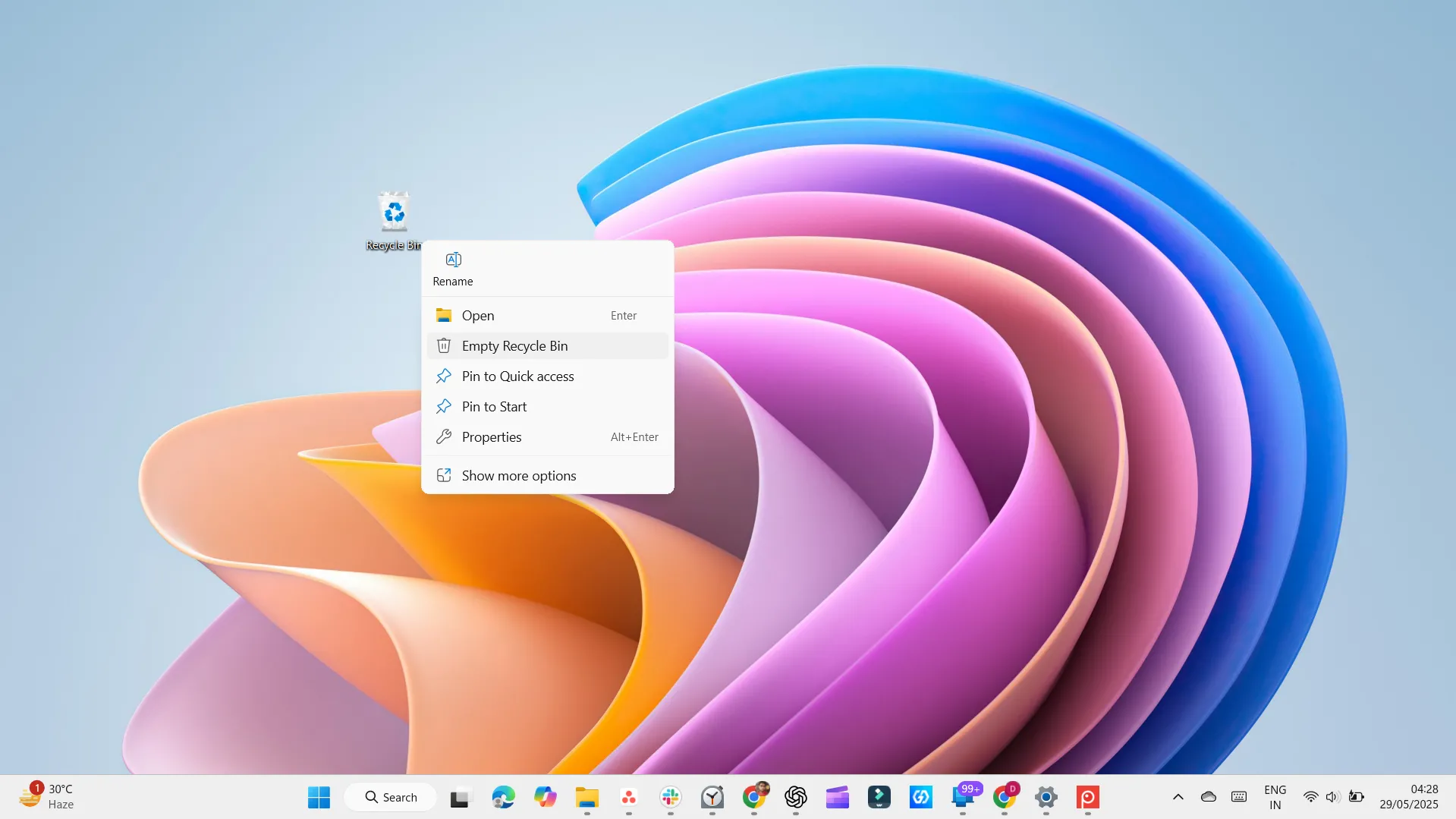 Mô tả hành động dọn sạch thùng rác (Recycle Bin) trên Windows 11