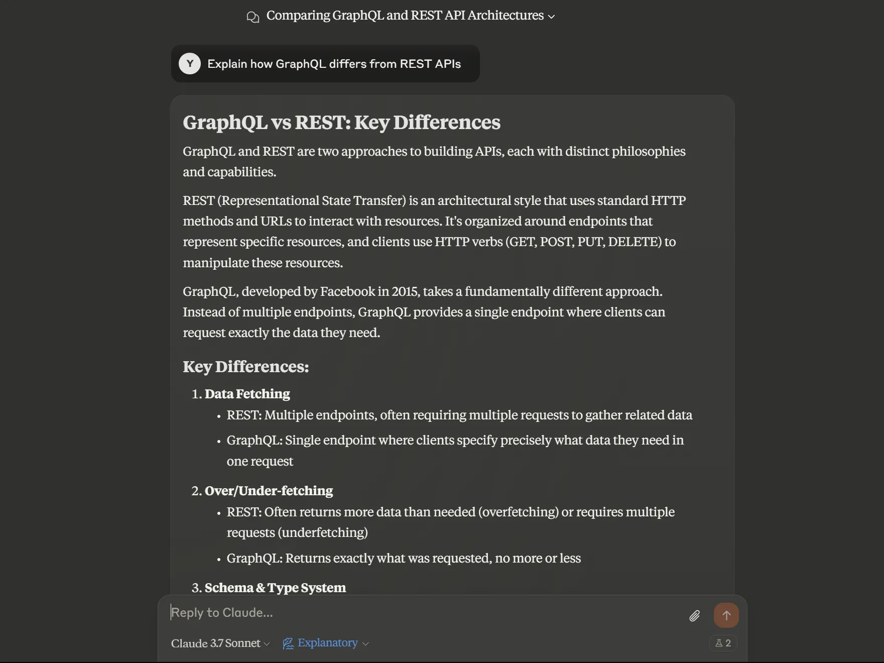 Mô tả phản hồi của Claude AI khi giải thích sự khác biệt giữa GraphQL và REST với phong cách trình bày chi tiết