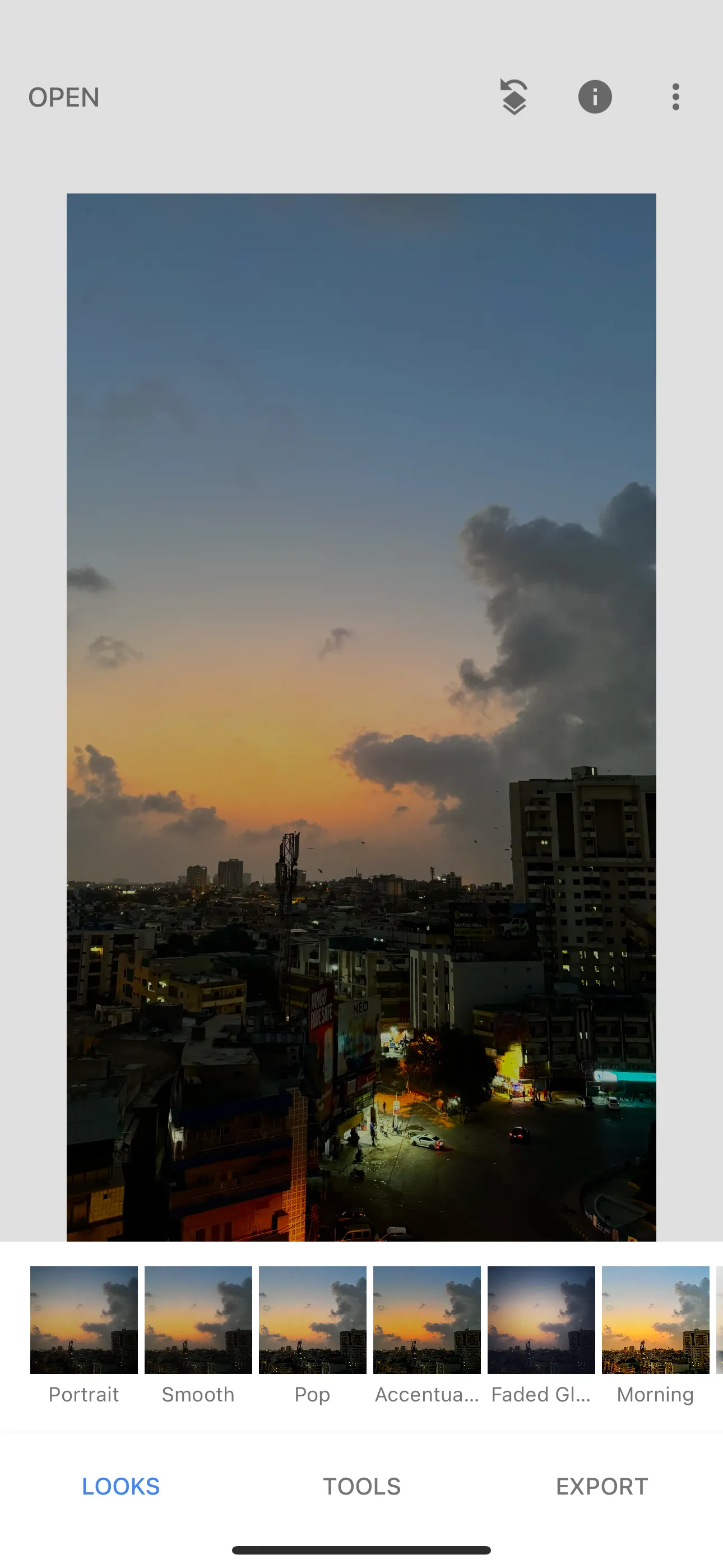 Một hình ảnh đang được chỉnh sửa trong ứng dụng Snapseed của Google