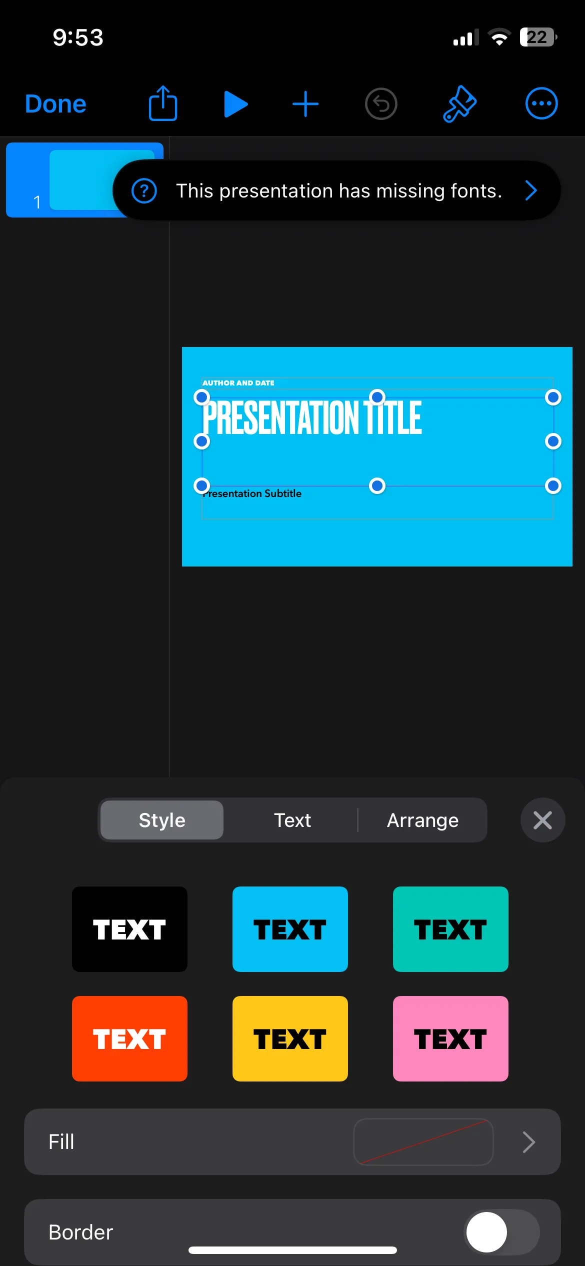 Một slide thuyết trình đang được chỉnh sửa trong ứng dụng Keynote trên iPhone, minh họa khả năng thiết kế chuyên nghiệp.