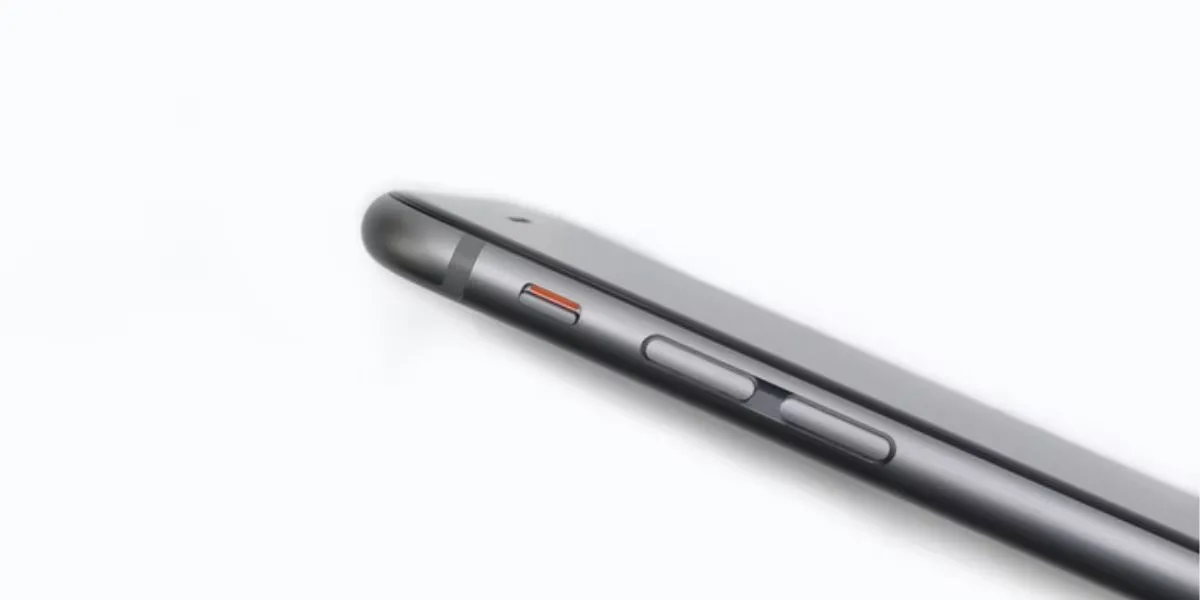 Nút công tắc Chế độ im lặng và các nút âm lượng trên iPhone