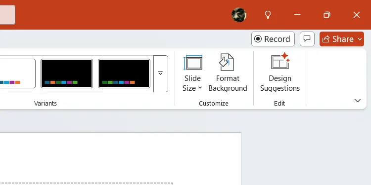 Nút Design Suggestions trong tab Designer của PowerPoint giúp tạo bố cục tự động