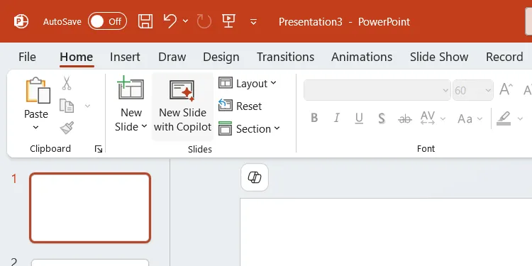 Nút &quot;New Slide with Copilot&quot; trong tab Insert của PowerPoint để tạo slide bằng AI