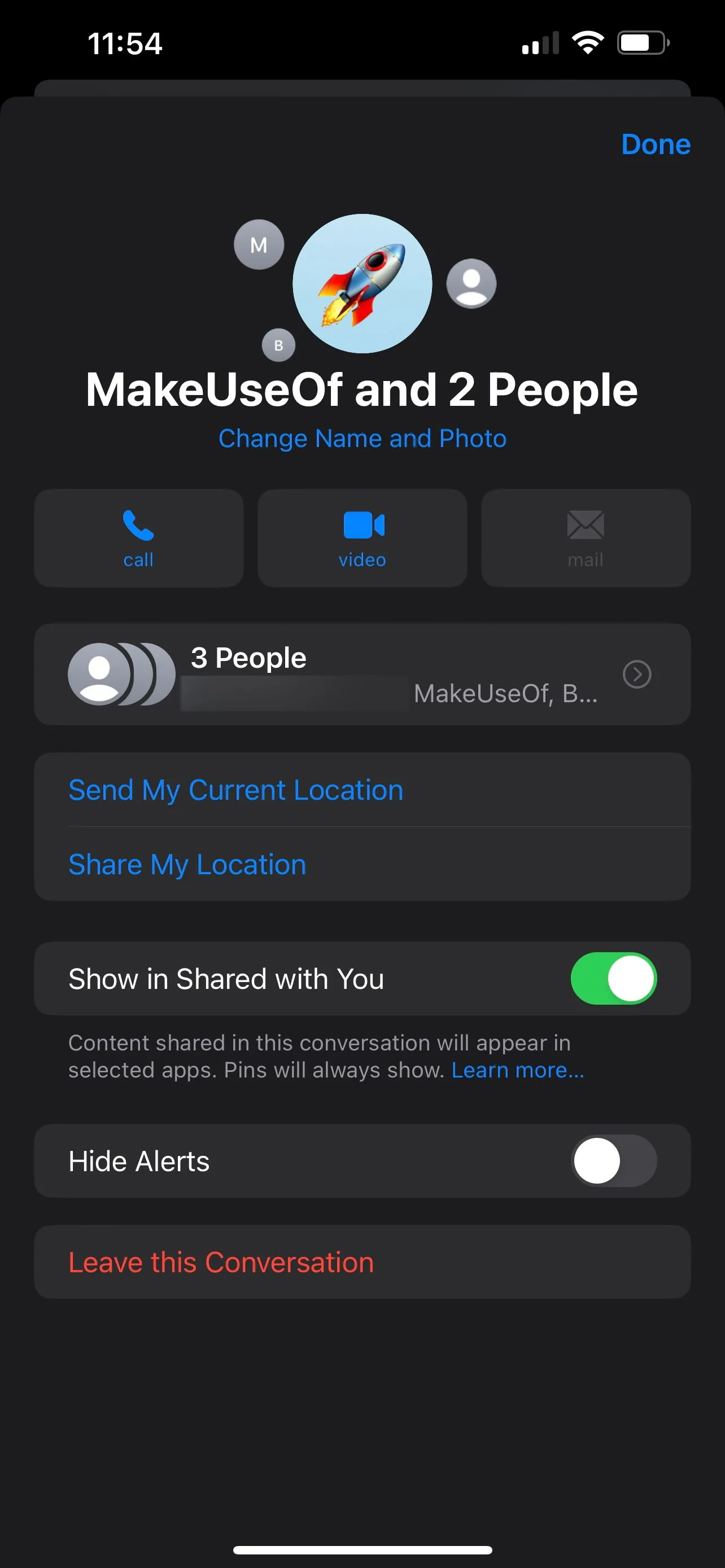 Nút "Rời khỏi Cuộc trò chuyện này" trong nhóm iMessage trên iPhone