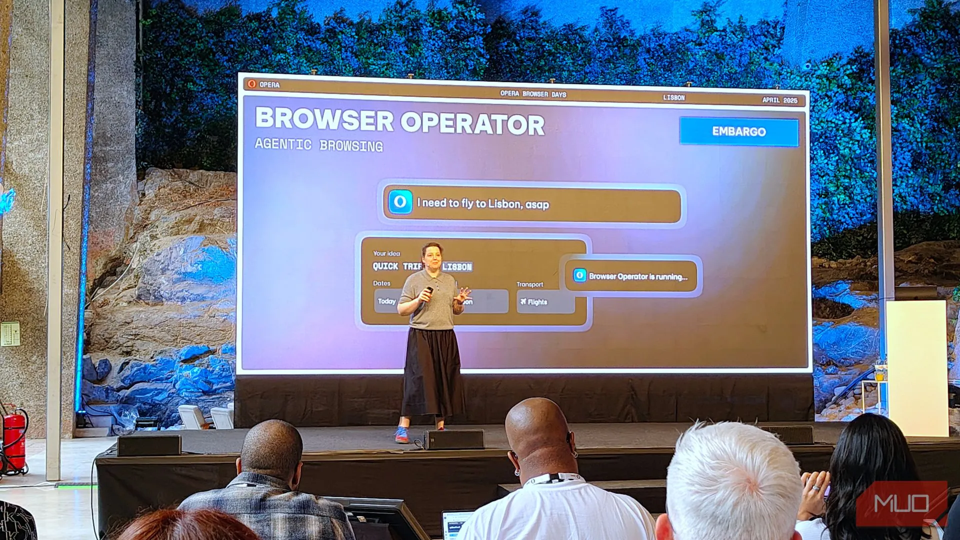 Opera Neon: Hình ảnh ra mắt công nghệ Browser Operator tại sự kiện Opera Browser Days 2025, thể hiện khả năng AI tự động hóa tác vụ.