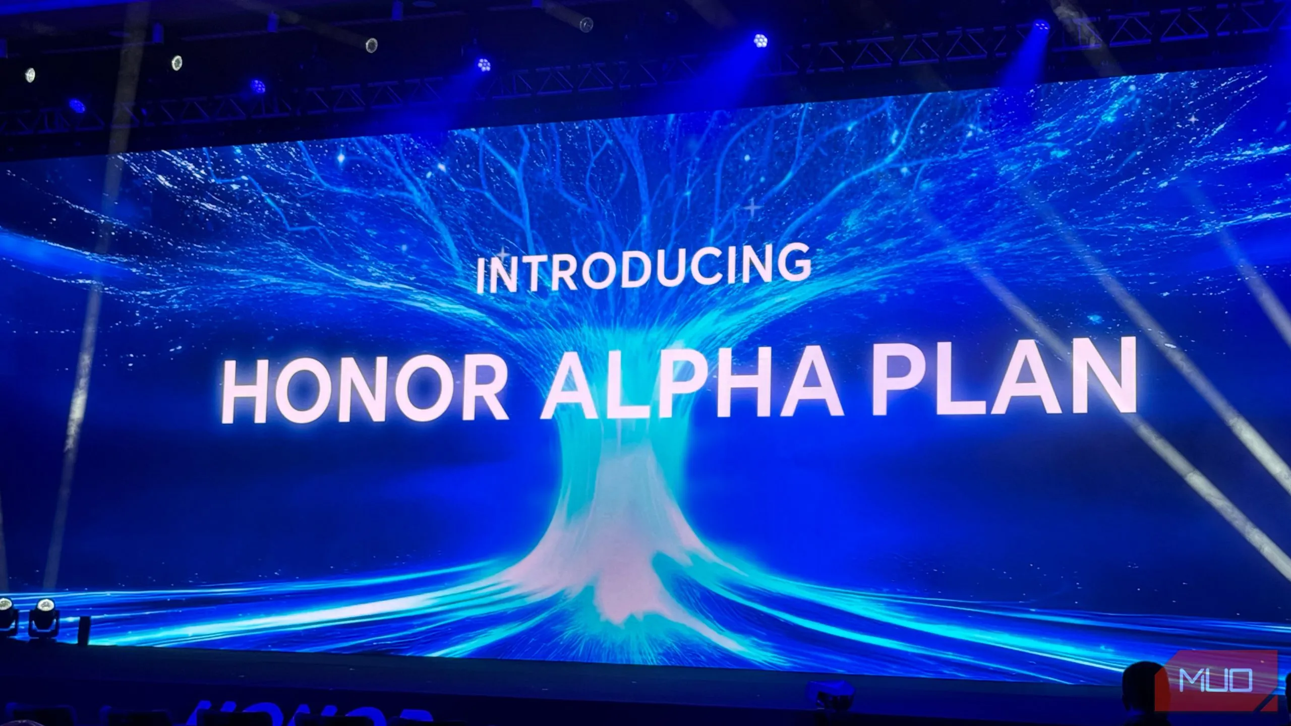 Tầm nhìn hệ sinh thái AI mở của Honor tại MWC 2025
