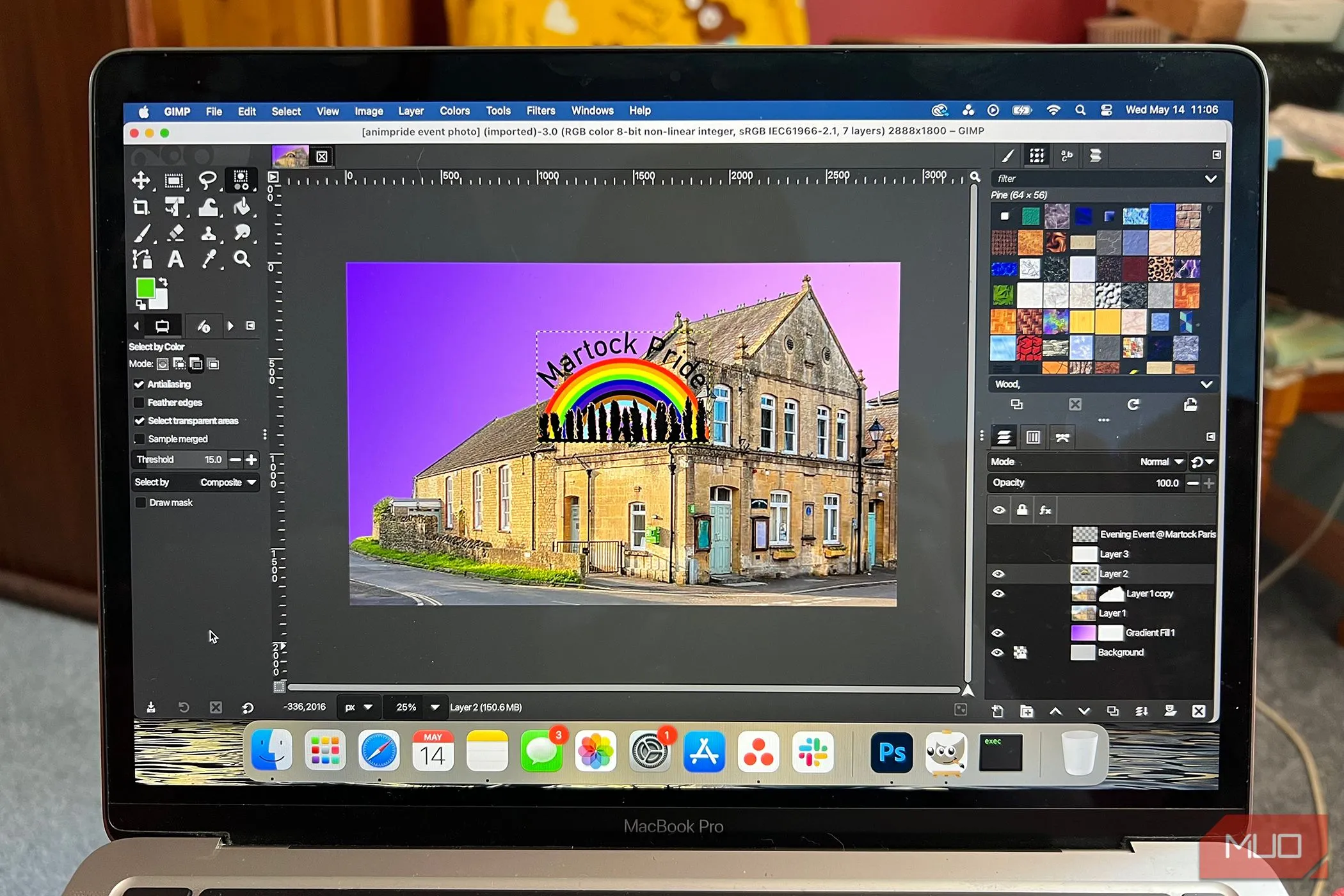 Tệp PSD được mở và hiển thị rõ ràng các lớp trong GIMP trên MacBook Pro