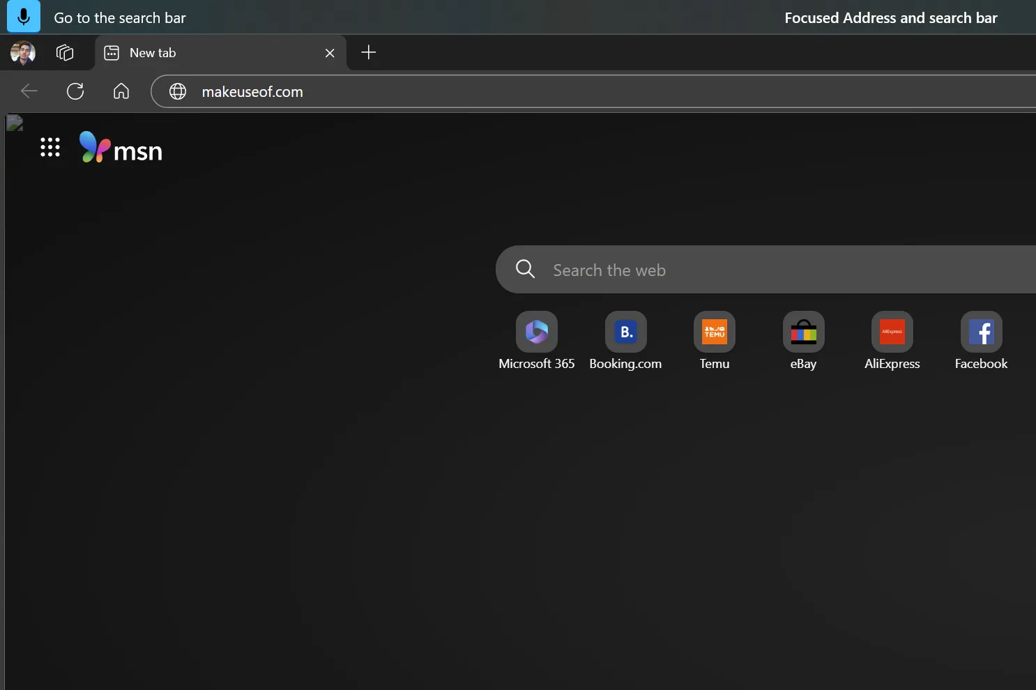 Thanh tìm kiếm Microsoft Edge với địa chỉ web của MakeUseOf được nhập bằng Voice Access trên Windows 11