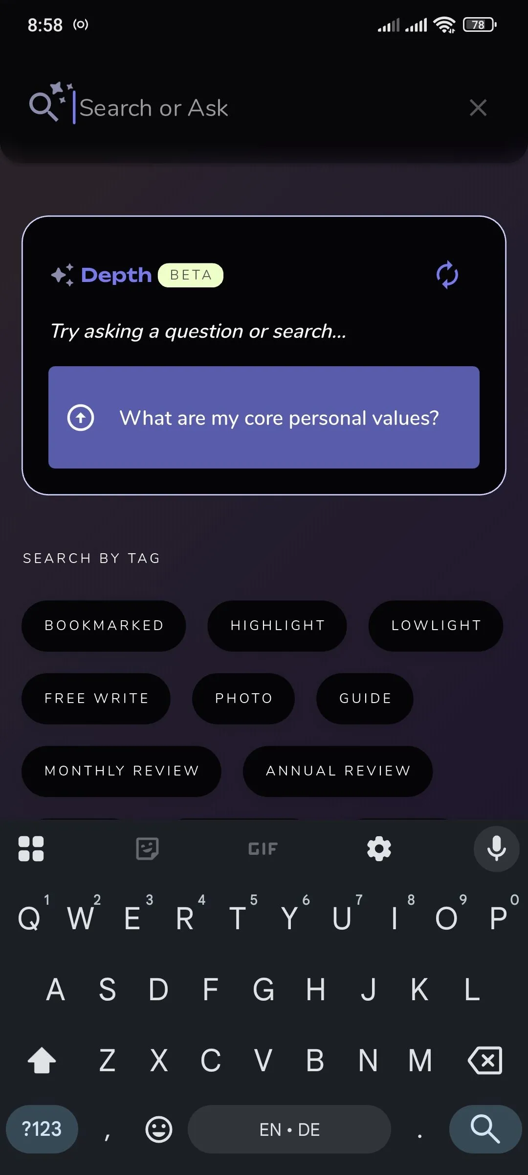 Thanh tìm kiếm tích hợp tính năng Depth AI của Reflection.app đang phân tích các mục nhật ký.
