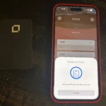 Thẻ thanh toán NFC kết hợp cùng các thiết bị khóa thông minh, minh họa tính năng NFC cho việc thêm thẻ vào ví điện tử