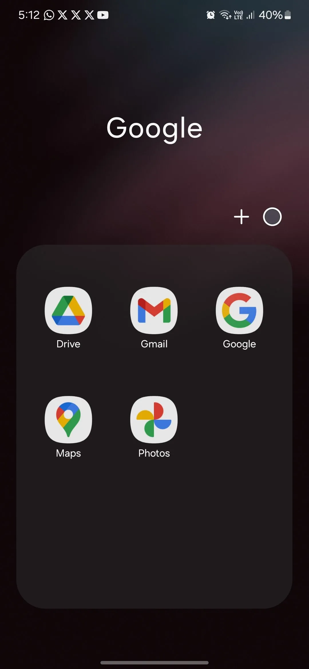 Thư mục ứng dụng có tên 'Google' trên điện thoại Samsung, chứa nhiều ứng dụng cài sẵn (bloatware) từ các nhà phát triển.