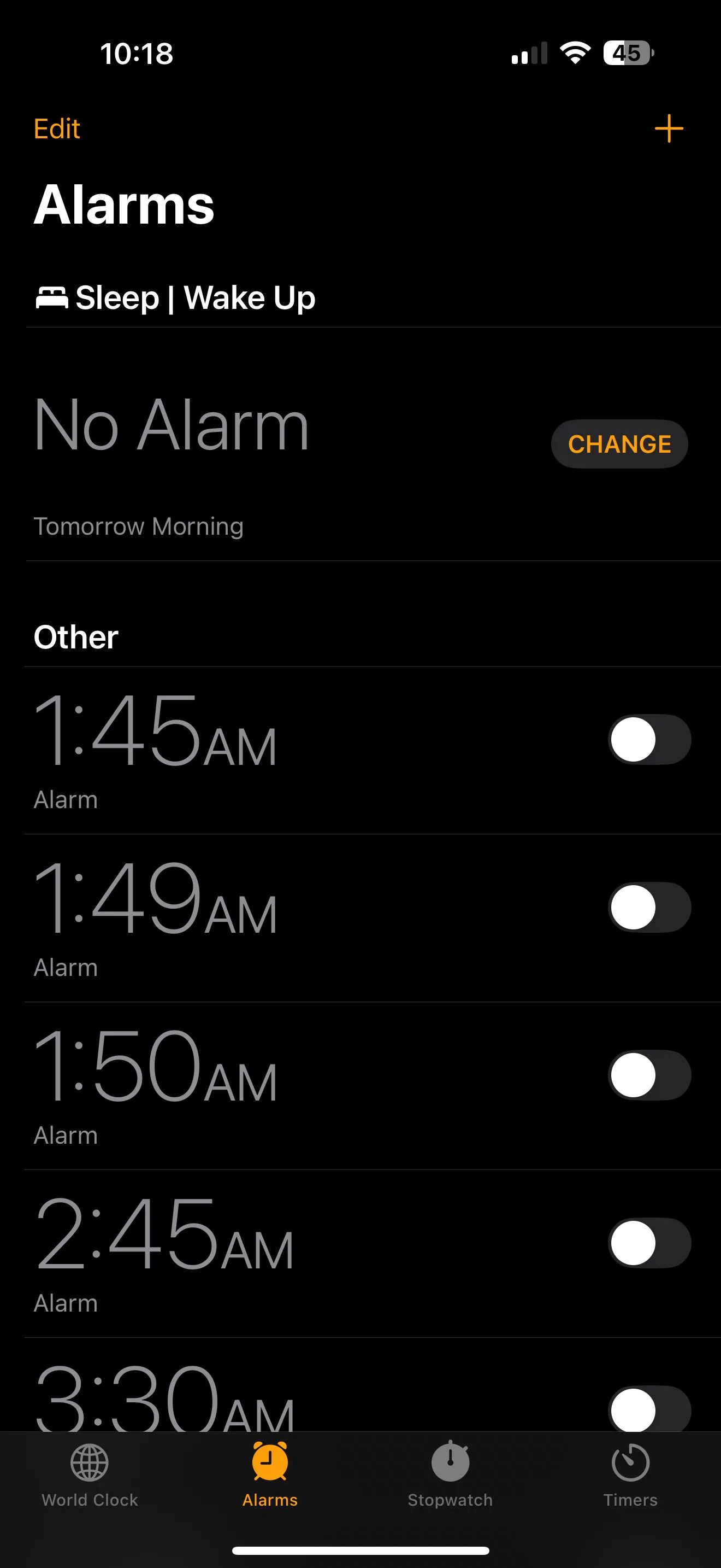 Trang chính ứng dụng Đồng hồ trên iPhone với danh sách báo thức