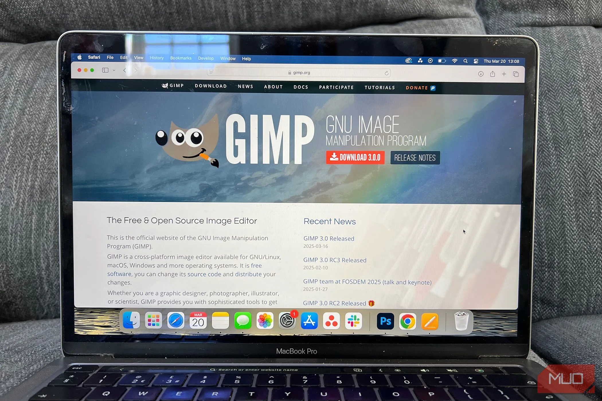 Trang chủ GIMP với tuyên bố mã nguồn mở rõ ràng