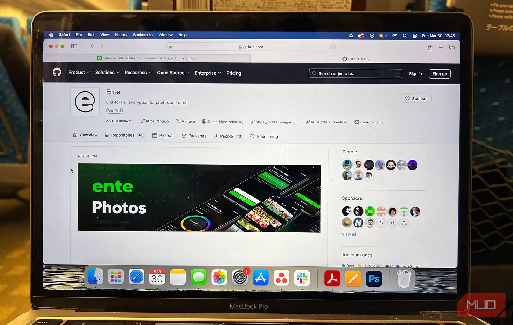 Trang GitHub của dự án Ente Photos, thể hiện tính chất mã nguồn mở