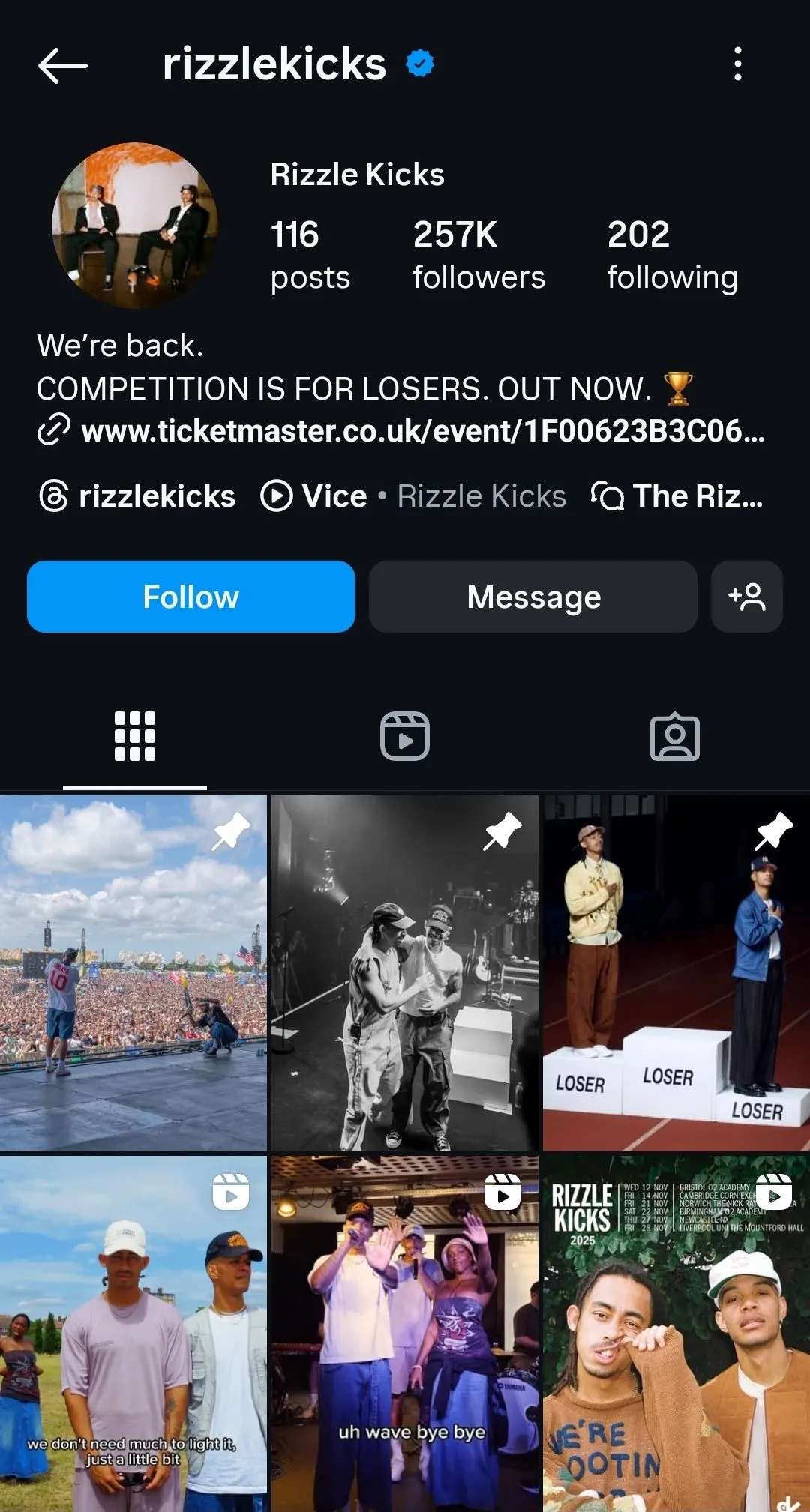 Trang Instagram chính thức của nhóm nhạc Rizzle Kicks, thể hiện sự tương tác với người hâm mộ.