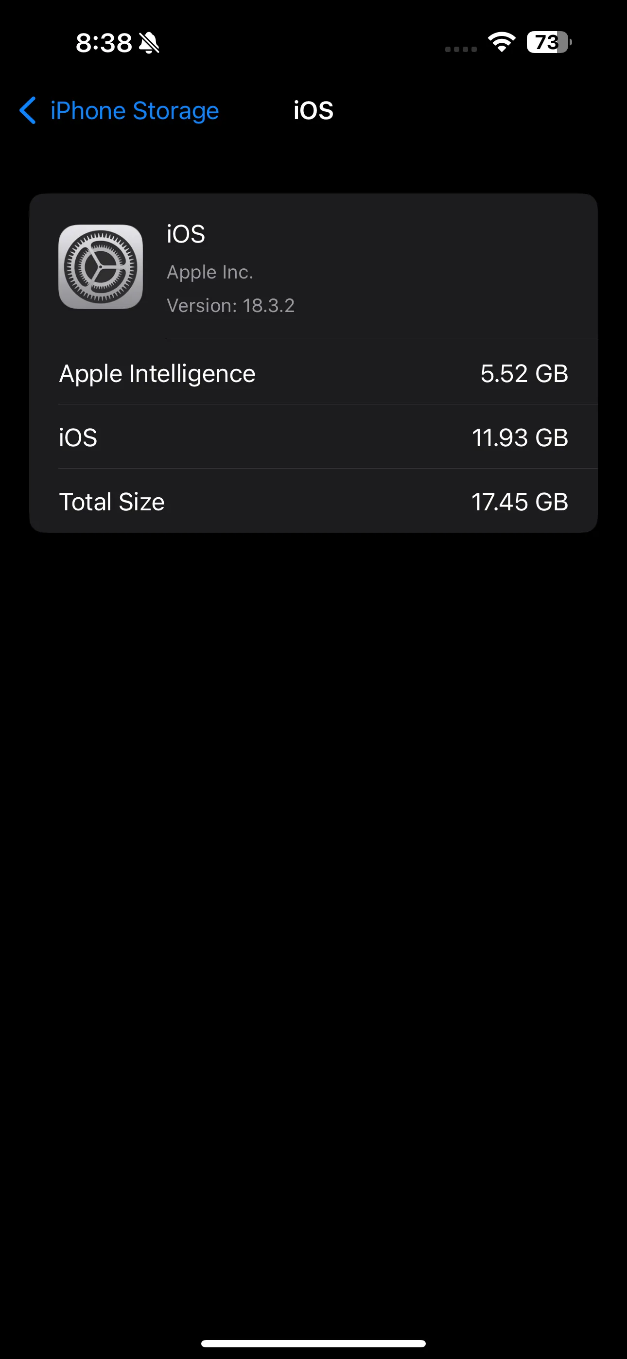 Trang quản lý dung lượng iOS trên iPhone, hiển thị chi tiết mức sử dụng của hệ điều hành và Apple Intelligence