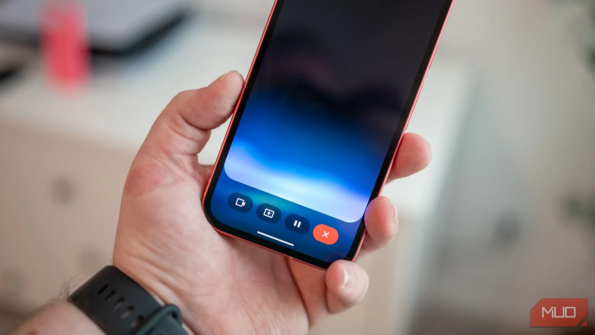 Trợ lý Gemini Live hoạt động trên điện thoại Google Pixel 9a