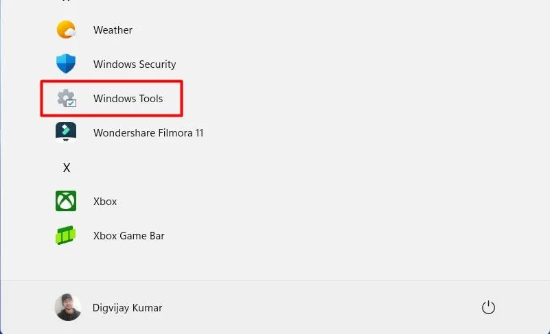 Truy cập Local Security Policy từ thư mục Windows Tools trong Start Menu