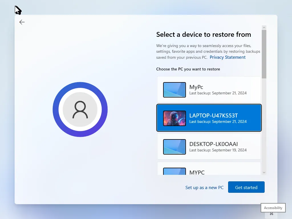 Tùy chọn khôi phục sao lưu Windows 11 trong quá trình thiết lập ban đầu, minh họa khả năng phục hồi dữ liệu từ tài khoản Microsoft
