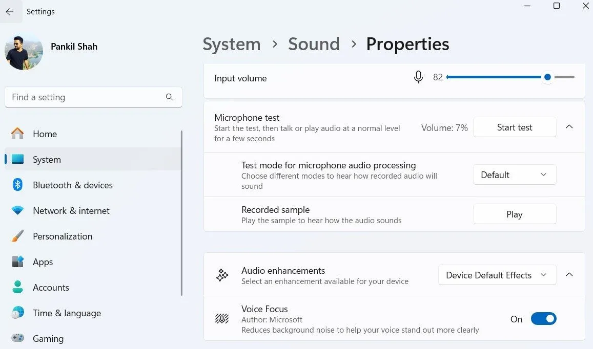 Tùy chọn kiểm tra microphone tích hợp trong cài đặt âm thanh của Windows 11